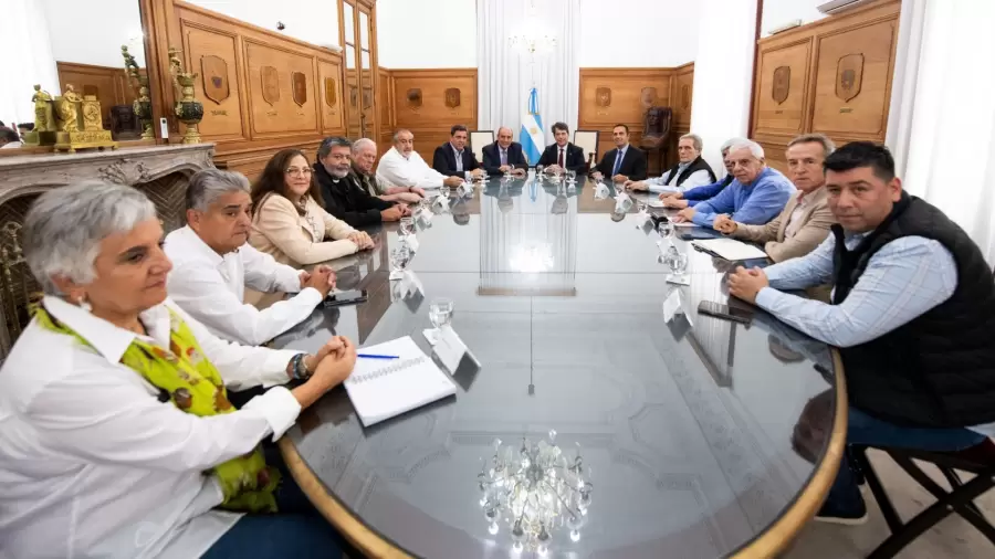 Una de las reuniones preparatorios del Consejo de Mayo, con Francos a la cabeza.