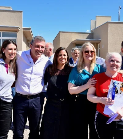 El intendente de Godoy Cruz, Diego Costarelli junto con la vicegobernadora de Mendoza, Hebe Casado