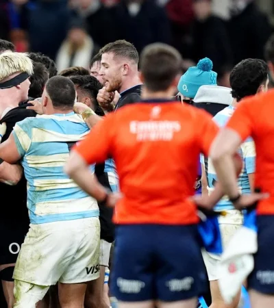 Las discusiones por la falta del inglés a Mallia sin pelota prosiguieron en el túnel