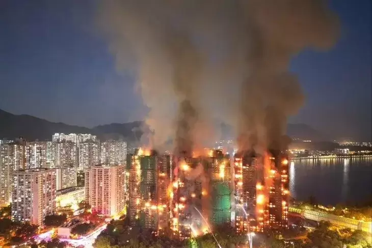 La populosa ciudad vive jornadas de alertas por sequía y fuertes vientos.