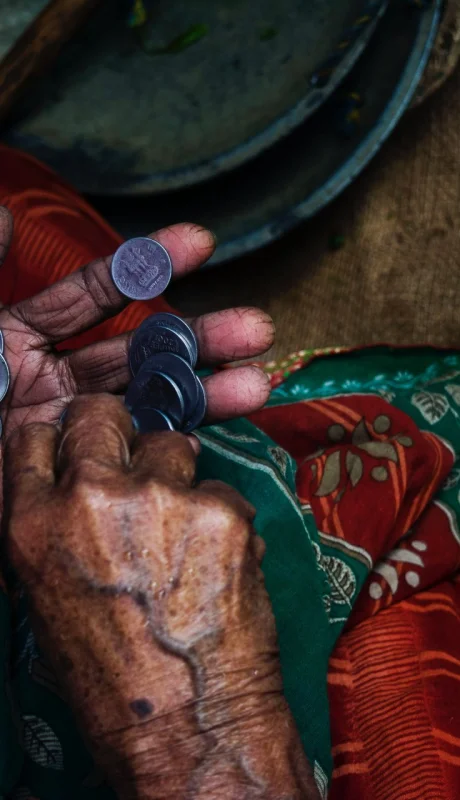 ¡Récord Histórico! La pobreza monetaria en América Latina cayó al 25,5% en 2024, el nivel más bajo desde que se tienen datos comparables.