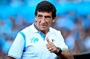 Gustavo Costas mete presión y exige el regreso inmediato de las figuras campeonas