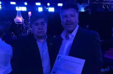 Orgullo mendocino: distinguen a Damián Reyes en los Premios Alumni