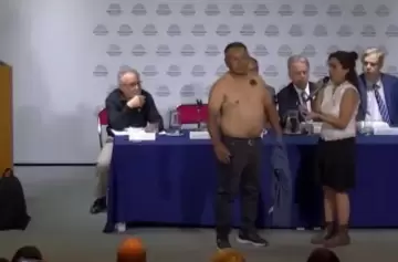 Revuelo en el Congreso: ¿quién es "El Hombre Imán" y por qué lo definen así?