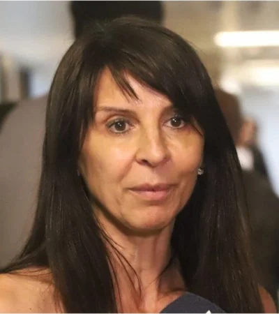 Villaverde no podrá jurar su banca este viernes y su diploma volverá a comisión despues del 10 de diciembre.