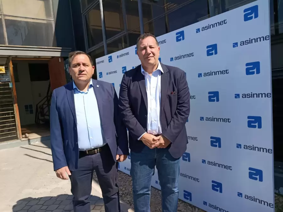 Minería en Mendoza. A la izquierda el presidente de ASINMET, Fabián Solis, a su lado el titular de ADIMRA, Elio Del Re.
