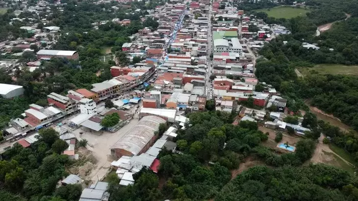 Vista aérea de Salvador Mazza, en el extremo norte de Salta.