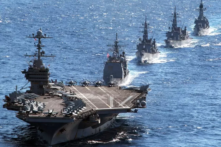 Estados Unidos mantiene una estructura militar descomunal.