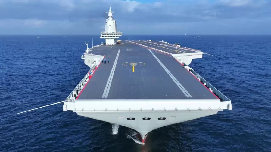 El portaaviones Fujian de China representa el salto militar de la potencia asiática.