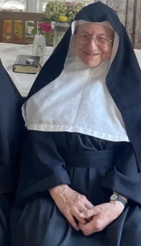 Sor Bernadette (88), Sor Regina (86) y Sor Rita (82.