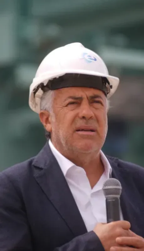 El gobernador Alfredo Cornejo