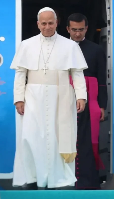 El papa León XIV partió hacia el Líbano.