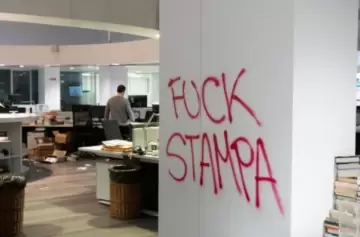 Violencia contra la prensa en Italia: irrumpieron en un diario, rompieron todo y amenazaron a periodistas