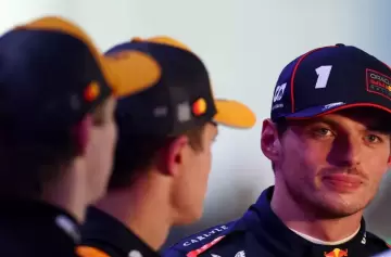 El dardo de Verstappen al jefe de McLaren que enciende la definición más tensa de la F1