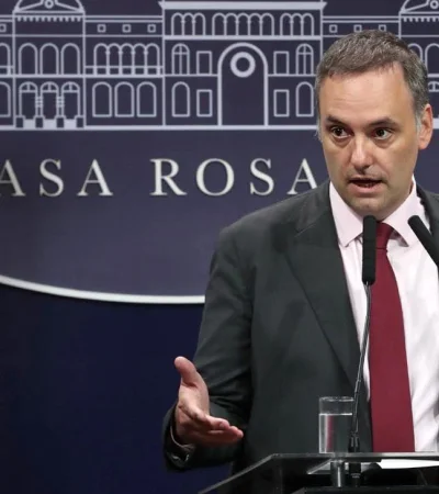 El proceso oficial incluyó una reducción del 18% del personal, la cancelación de rutas deficitarias, y el cierre de sucursales.