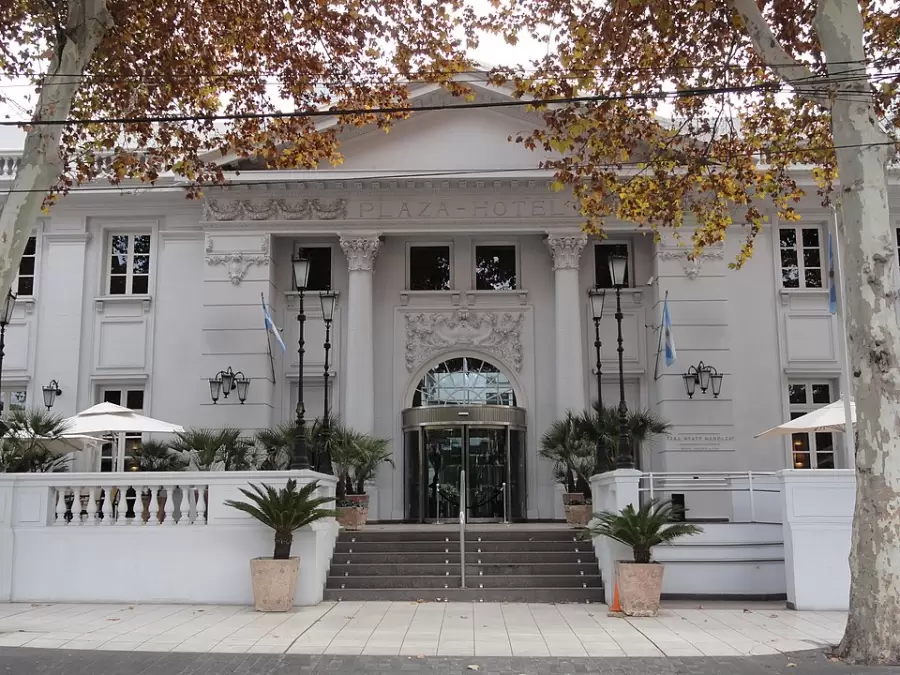 Antiguo Plaza Hotel, actual Hyatt, donde se preservó la fachada
