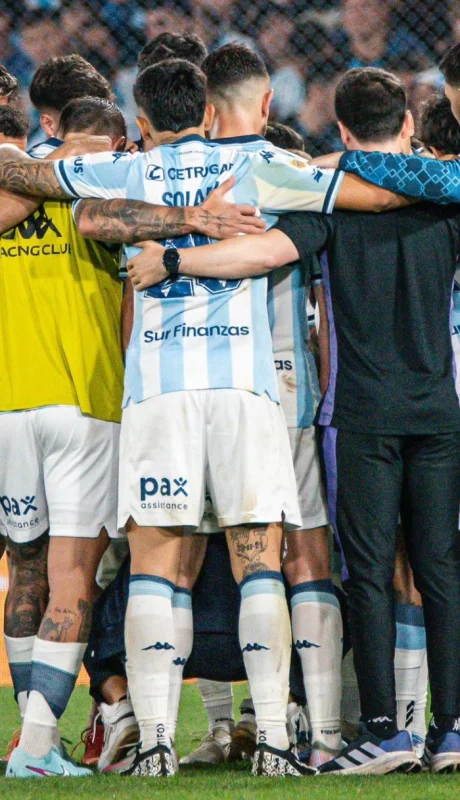 Racing debió suspender su partido en Chile.