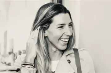 El as bajo la manga de Adorni: la 'número dos' del Gabinete que tiene lazos con Santilli y el Grupo Techint