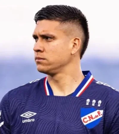 El colombiano, un defensor zurdo que se las trae