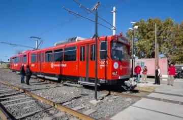 Histórico: Mendoza une el Metrotranvía con el Aeropuerto