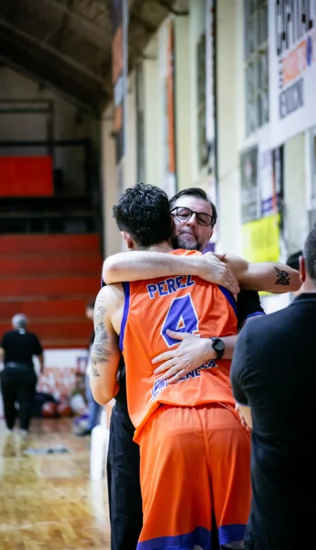 La alegría de Saborido por el triunfo de Rivadavia.