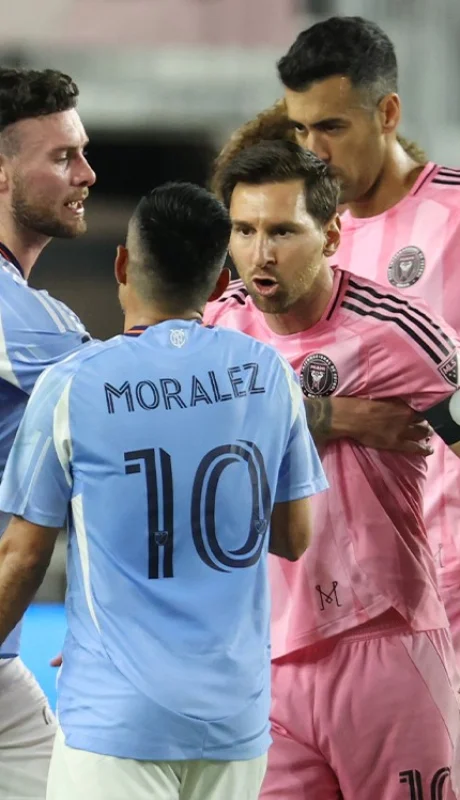 Messi y su pelea con Maxi Moralez.