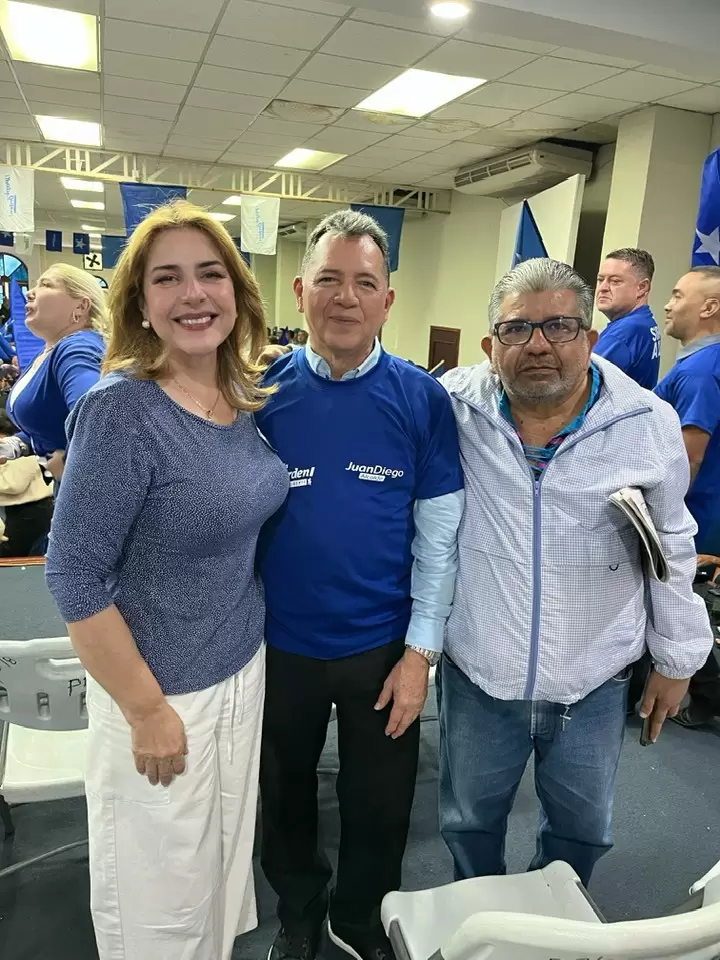 Fabiola Rosa en plena campaña electoral