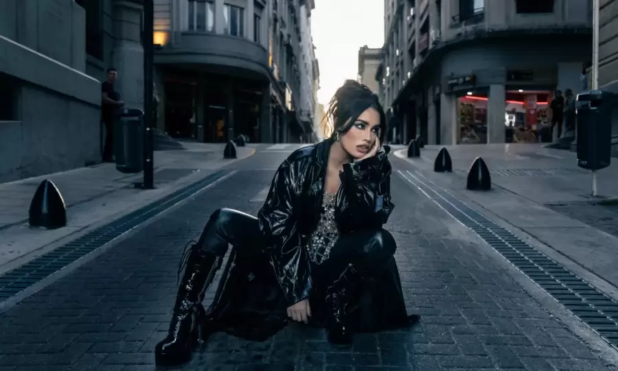 Lali: la que le gana al tiempo