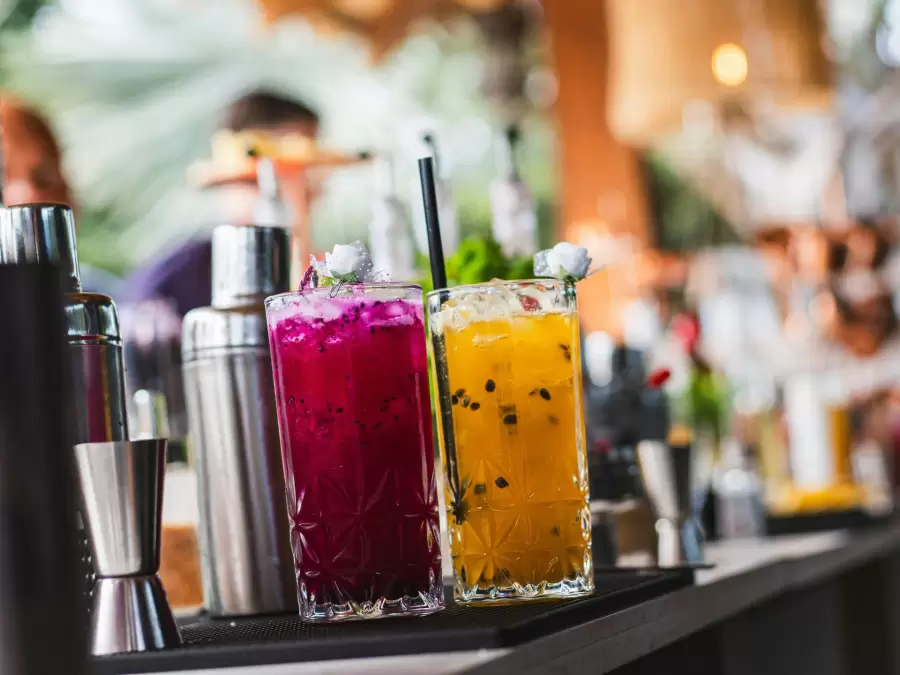 Territorio de riesgo: saber cuándo decir "basta" frente a la barra definirá si el lunes eres un héroe o una anécdota.