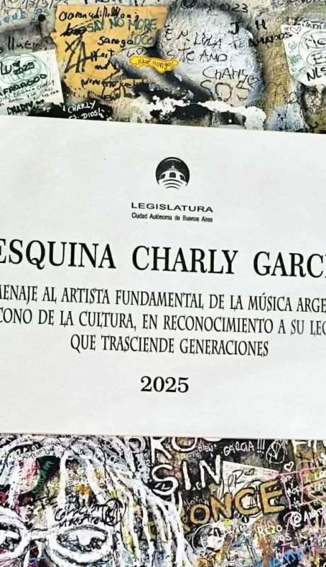La placa que colocó el Gobierno de la Ciudad