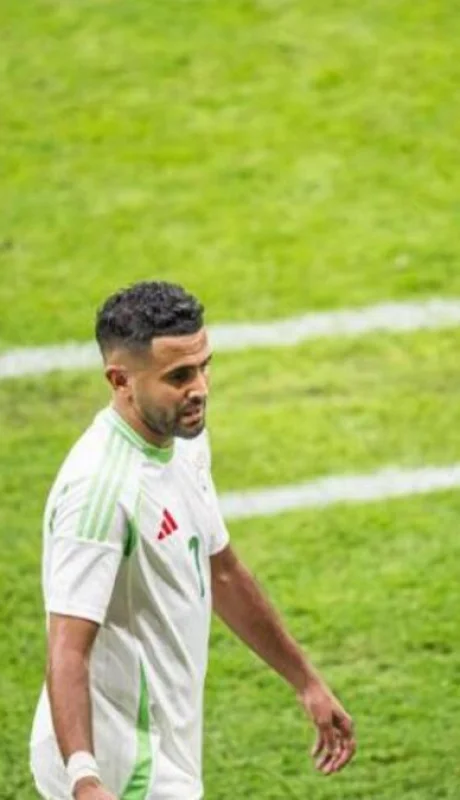 Riyad Mahrez, figura de Argelia, en duda para el Mundial.