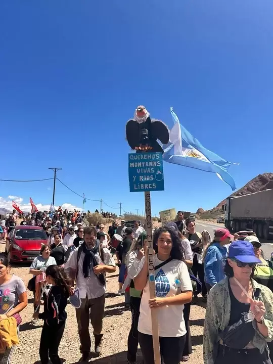 Asambleístas contra la minería