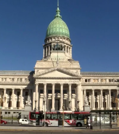 "Justicia militante": Mayoraz carga contra el fallo antipiquetes y anticipa la estrategia del Congreso 2026