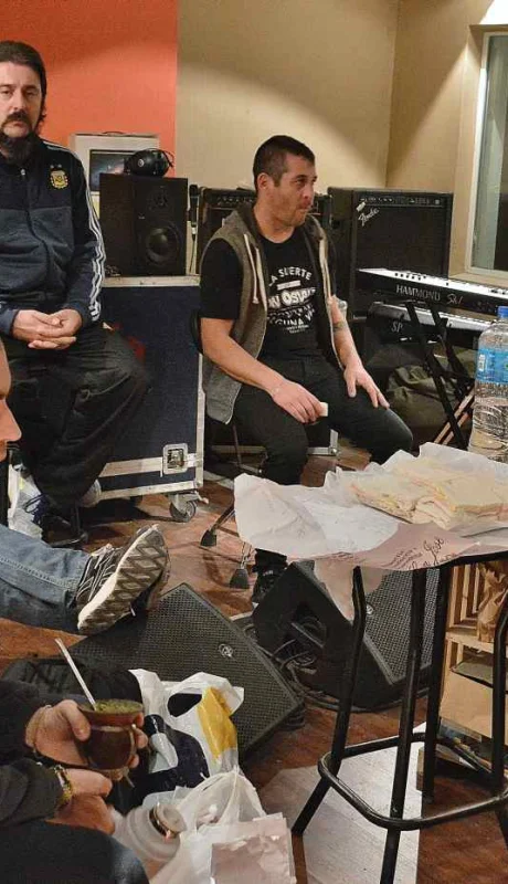 Impidieron viajar al baterista de Don Osvaldo por una falsa amenaza de bomba en el aeropuerto de Mendoza.