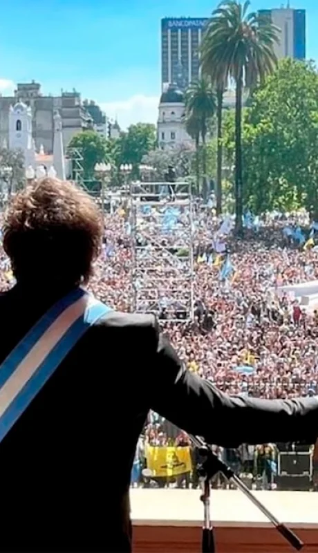 Milei cumple dos años de gestión y conserva el capital político necesario para impulsar el paquete de reformas.