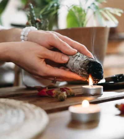 "El portal 12/1 es el instante idóneo para dejar atrás lo que ya no queremos cargar" (P. Martín).