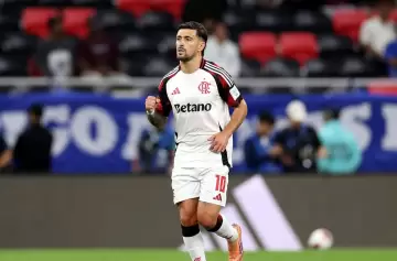 De Arrascaeta imparable: El doblete que puso a Flamengo a un paso del duelo soñado con el PSG