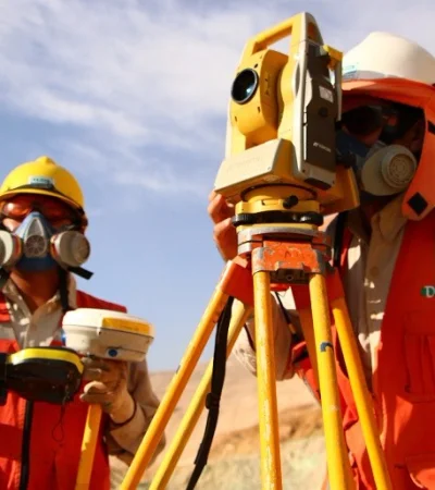 Los perfiles profesionales que requiere la minería están disponibles en distintos niveles educativos.