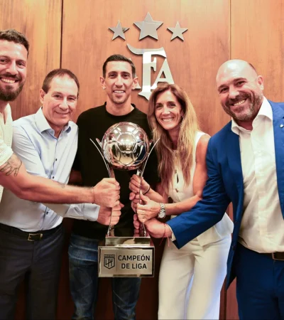 Ariel Holan dejó de ser el DT de Rosario Central.