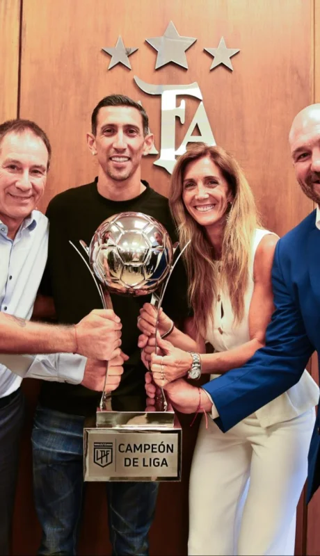 Ariel Holan dejó de ser el DT de Rosario Central.