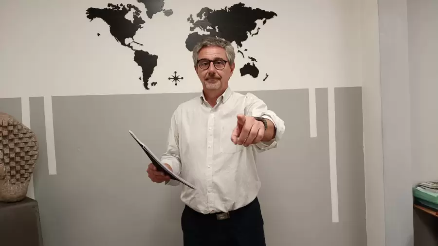 Para la cena se servirá pata muslo con ensalada, empanadas y algo dulce de postre, además de contar con algún espectáculo sorpresa" (F. Piazza)