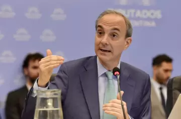 Proyecto de ley de "libertad educativa" otorga a los padres poder de decisión sobre directivos