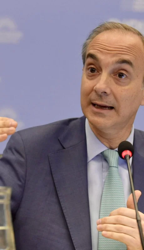 Carlos Torrendell, secretario de Educación