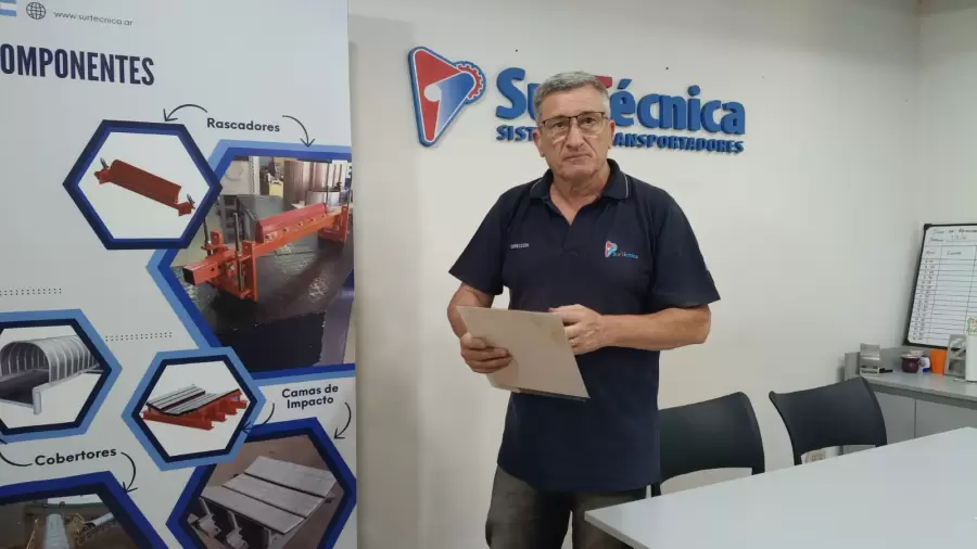 El titular de ASINMET, Julio Totero, celebra la aprobación del proyecto minero en San Jorge.