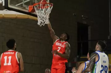 Huracán volvió a festejar en casa: venció a Fusión Riojana y cerró el año de la mejor manera