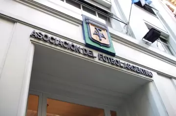 Escándalo: la DGI acusa directamente a 'Chiqui' Tapia por una deuda de $7.000 millones en la AFA