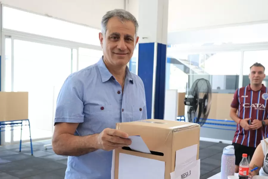 Mansur, actual vice, busca la presidencia