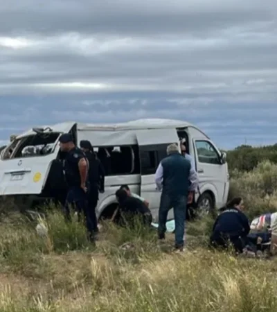 Una traffic que viajaba de San Rafael a Chilecito volcó en El Divisadero.
