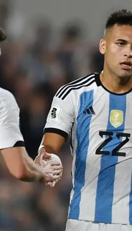 Julián Alvarez y Lautaro Martínez: el sueño de verlos juntos en el Barça