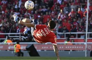 Santiago Montiel ganó el Premio Puskás por un gol histórico ante Independiente Rivadavia